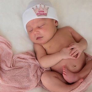 LITTLE PRINCESS CROWN ON WHITE HAT NEWBORN GIRL